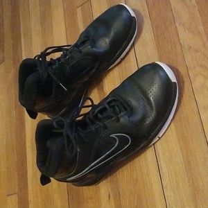 Nike boys leather high top basketball shoes 6